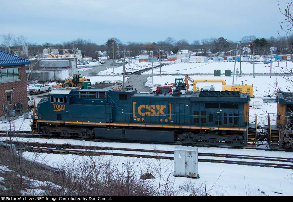 CSXT 7009